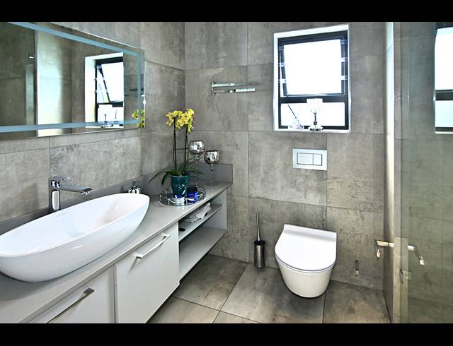 5 BEDROOM HOUSE FOR SALE IN WATERFALL COUNTRY VILLAGE